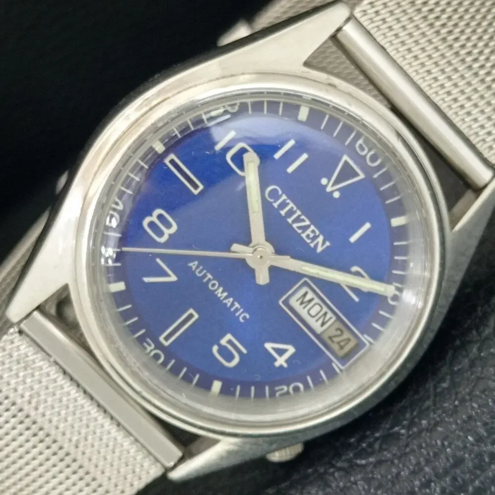 Vintage 1987 Citizen Automatic Mens Silver Watch W/daydate & Blue accents